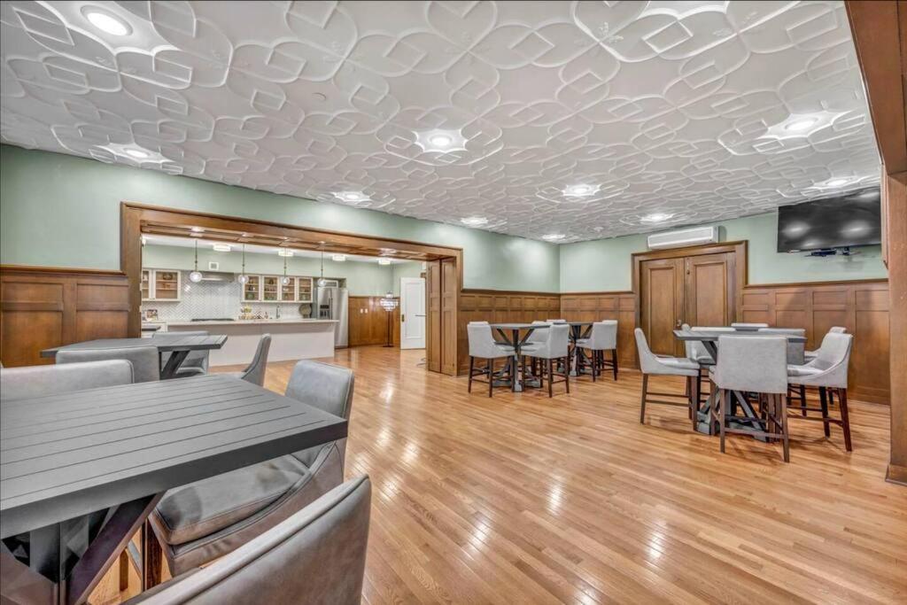 Appartement Heart Of Dt - Pool & Steam At Playhouse Square 315 à Cleveland Extérieur photo